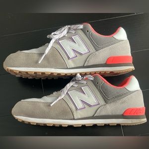 New Balance 574 - women size US 6
